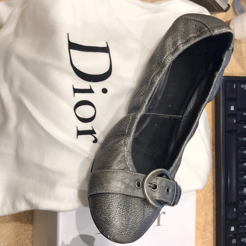 Christian Dior metallic size 38 western ball flats